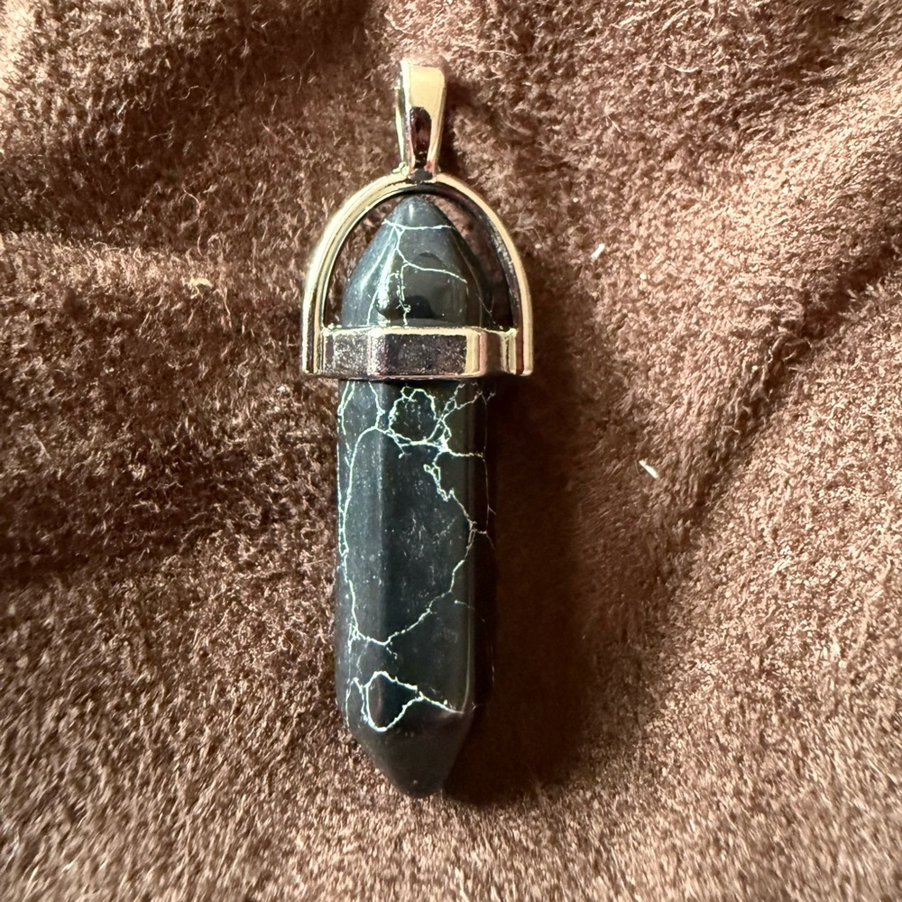 Elegant Black Pendant Necklace